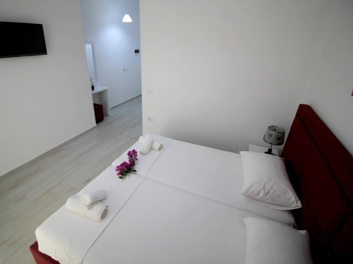 Gusto Di Casa Hotel Sarande Exterior photo