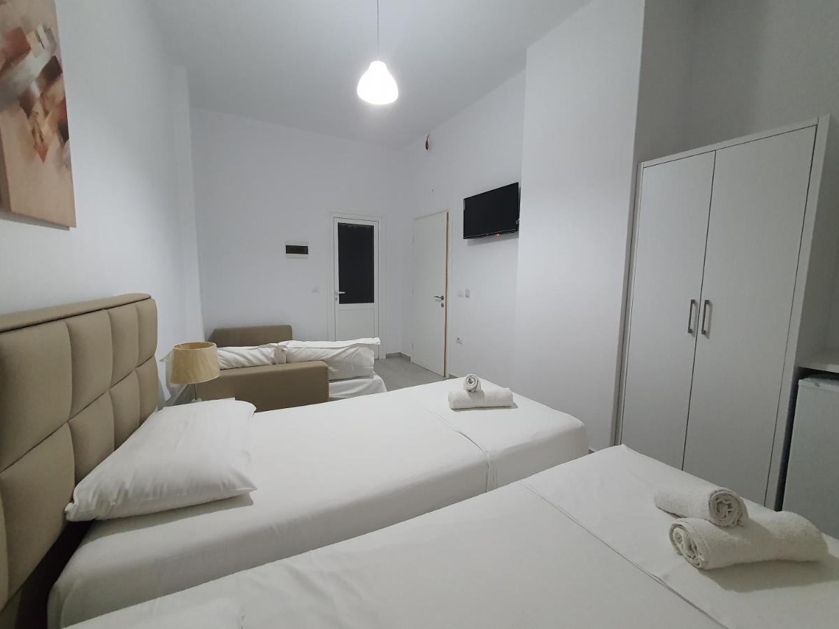 Gusto Di Casa Hotel Sarande Exterior photo